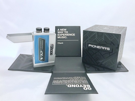 Branded powerbank and wireless earbuds